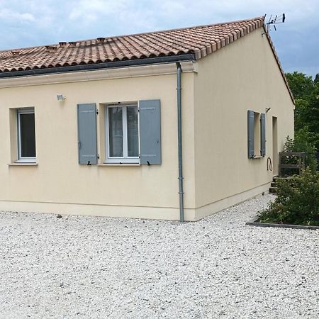 Meuble De Tourisme Classe 3 Etoiles Le Ptit Coin De Soleil - Saint Ciers D'Abzac エクステリア 写真